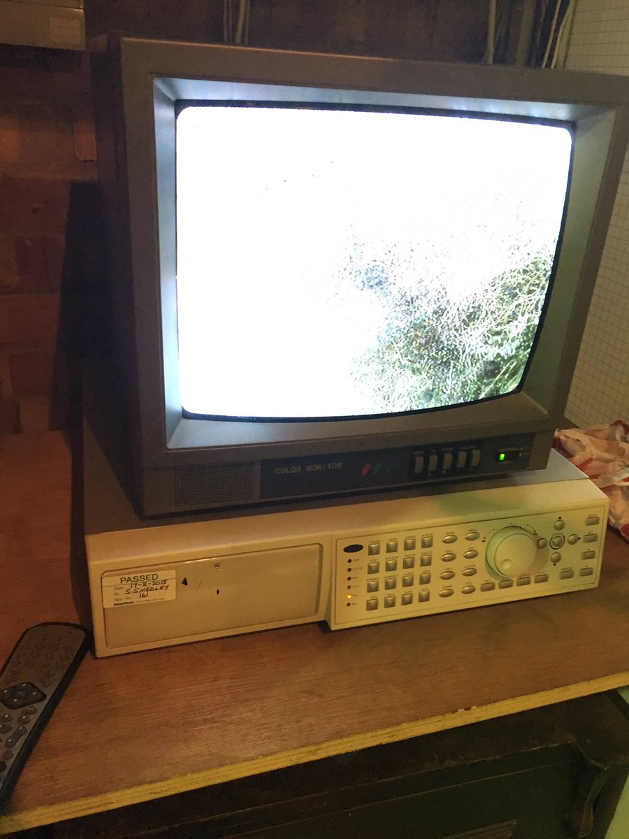 GeoTec_Midlands's tweet photo. Out with the old. In with the new! DVR for an industrial site in #Nottingham #CCTV #fireandsecurity #GeoTec #NG1 https://t.co/9DnOou6ID2 https://t.co/30qdbkL2sG