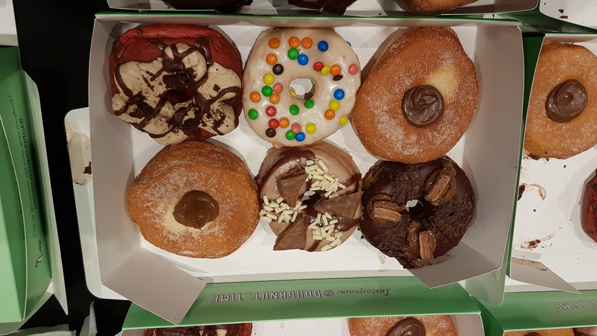 JasonSpits's tweet image. Thanks @Sunsuper for the donuts at @AFA_Voice #GenXt roadshow. Sooo good!