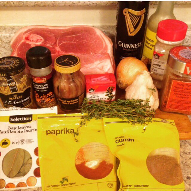 KitchenSprout's tweet photo. #HomeChef #PulledPorkShoulder #ComfortFood #LowNSlow #Onions #Garlic #Thyme #Guinness #Foodporn #Friends #GoodEats #GoodTimes #WineWednesday https://t.co/SYDAMeg6Lp