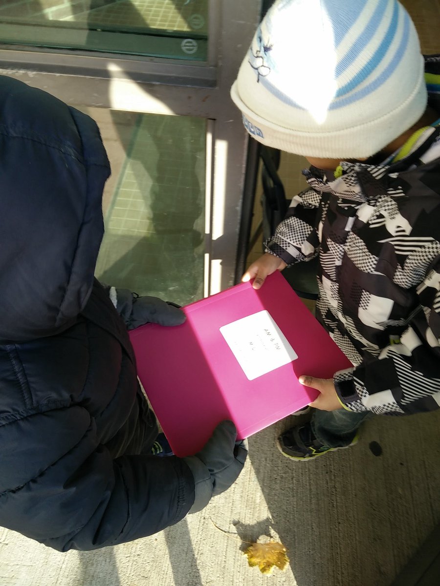 MsLisClass's tweet photo. November 16, 2016 -  Showing everyone what "sharing is caring"  means! https://t.co/pUPXjk54m3
