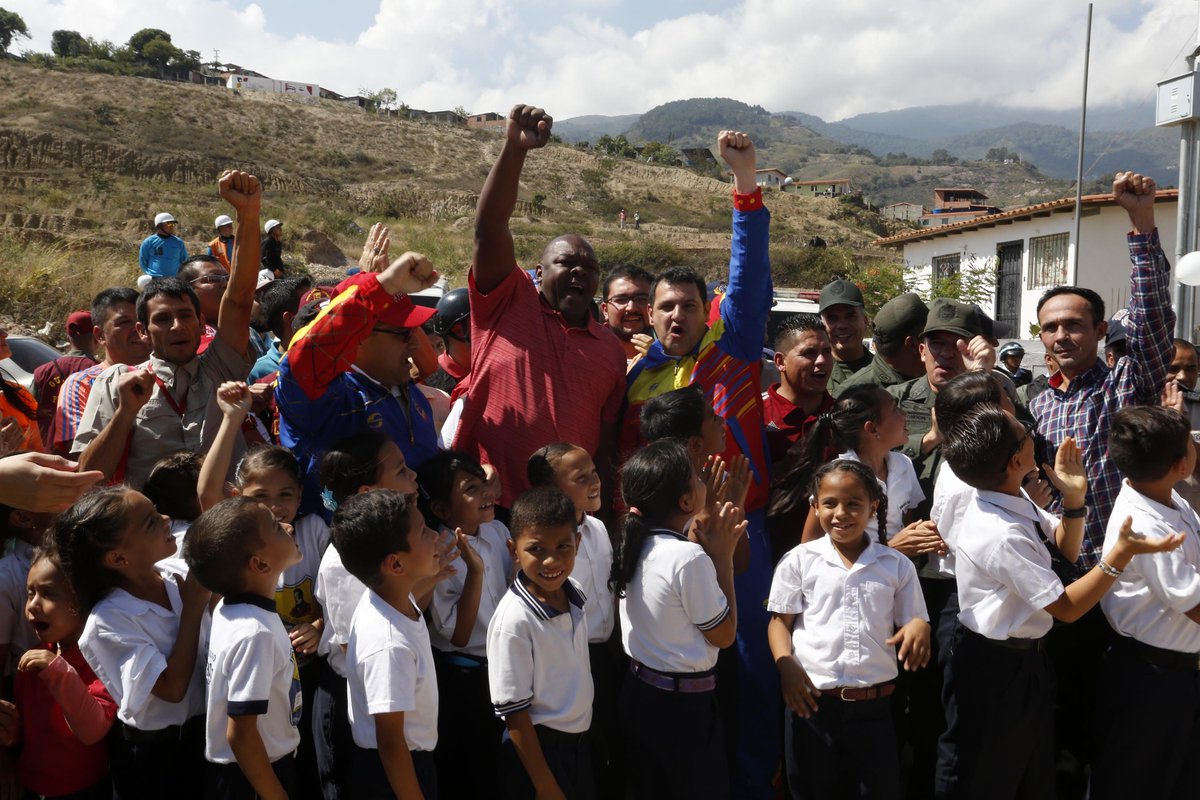 NestorLReverol's tweet photo. #EnFotos | Inauguración de Cancha de Paz en el estado Mérida https://t.co/Npl40ml3NI https://t.co/niQ11pdIF9