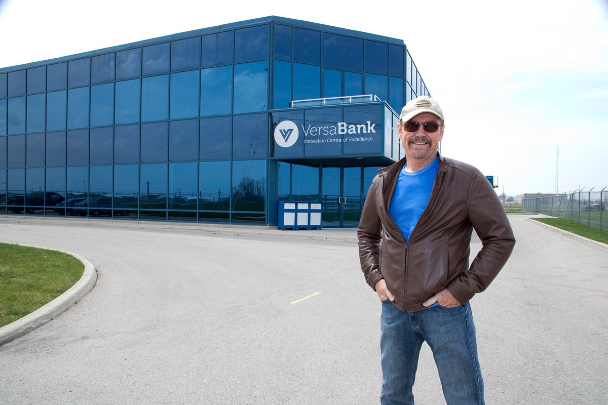 SUNtravelgal's tweet photo. Congrats banker bro DavidTaylor & #VersaBank historic amalgamation https://t.co/X5MDmKinrK @DavidTa85712702 @Taylor3Reilly #ldnont #lfppic https://t.co/Fe6mOTgnbS