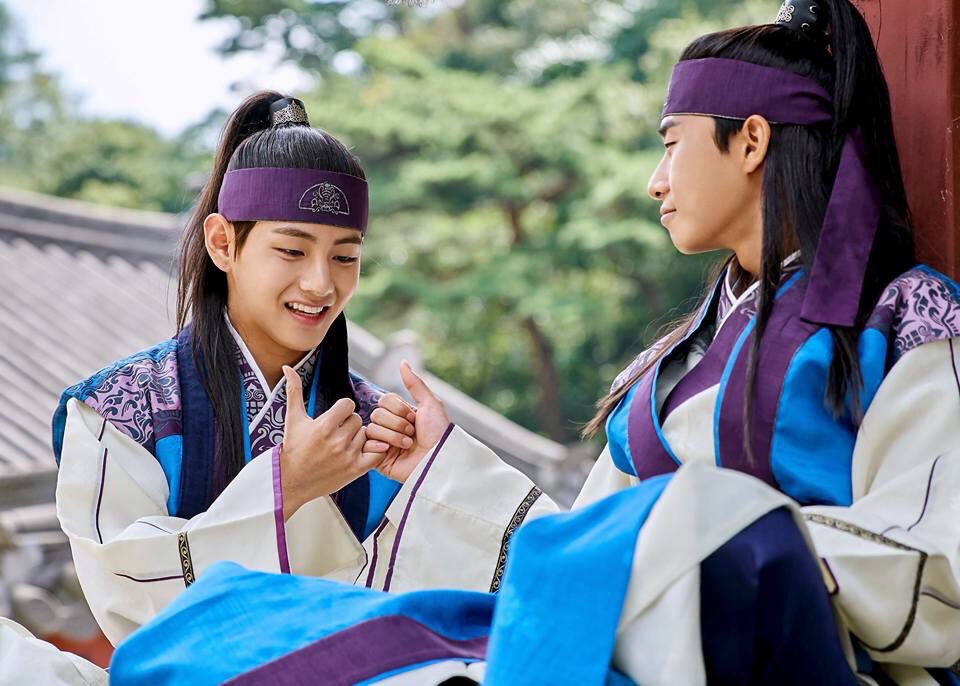ultaeyoungs's tweet photo. At least Hansung got to spend his last days with the friend he admire the most.. ☹️💔

HOW CAN U KILL SUCH PRECIOUS BABY :"((( #Hwarang #화랑 https://t.co/IMCHMV2teh