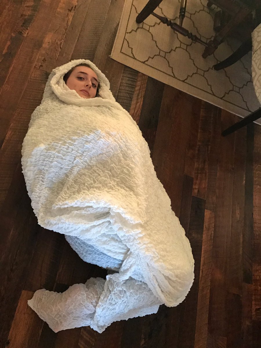 chlowimmer's tweet photo. this is a fetus at 12 weeks, nearly fully formed. still think abortion isn't murder? https://t.co/2iImda3XO8