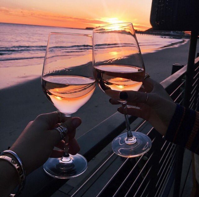 DyshApp_'s tweet photo. The best wines are the ones we drink with friends. 📸:@xeniaoverdose @NobuMalibu #winewednesday https://t.co/Dw0KwWGTuX