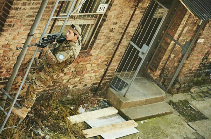 C4wIdmsWYAAwTth.jpg:large