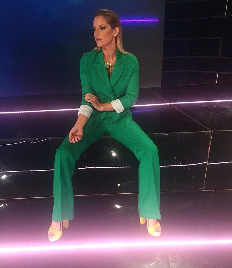 ZampiniLali's tweet photo. Radiante @ZampiniCarinaOk  by @markovaonline @deattar @maicassal @LULI264 @DDSTelefe @telefe https://t.co/A6mxaqQtSq