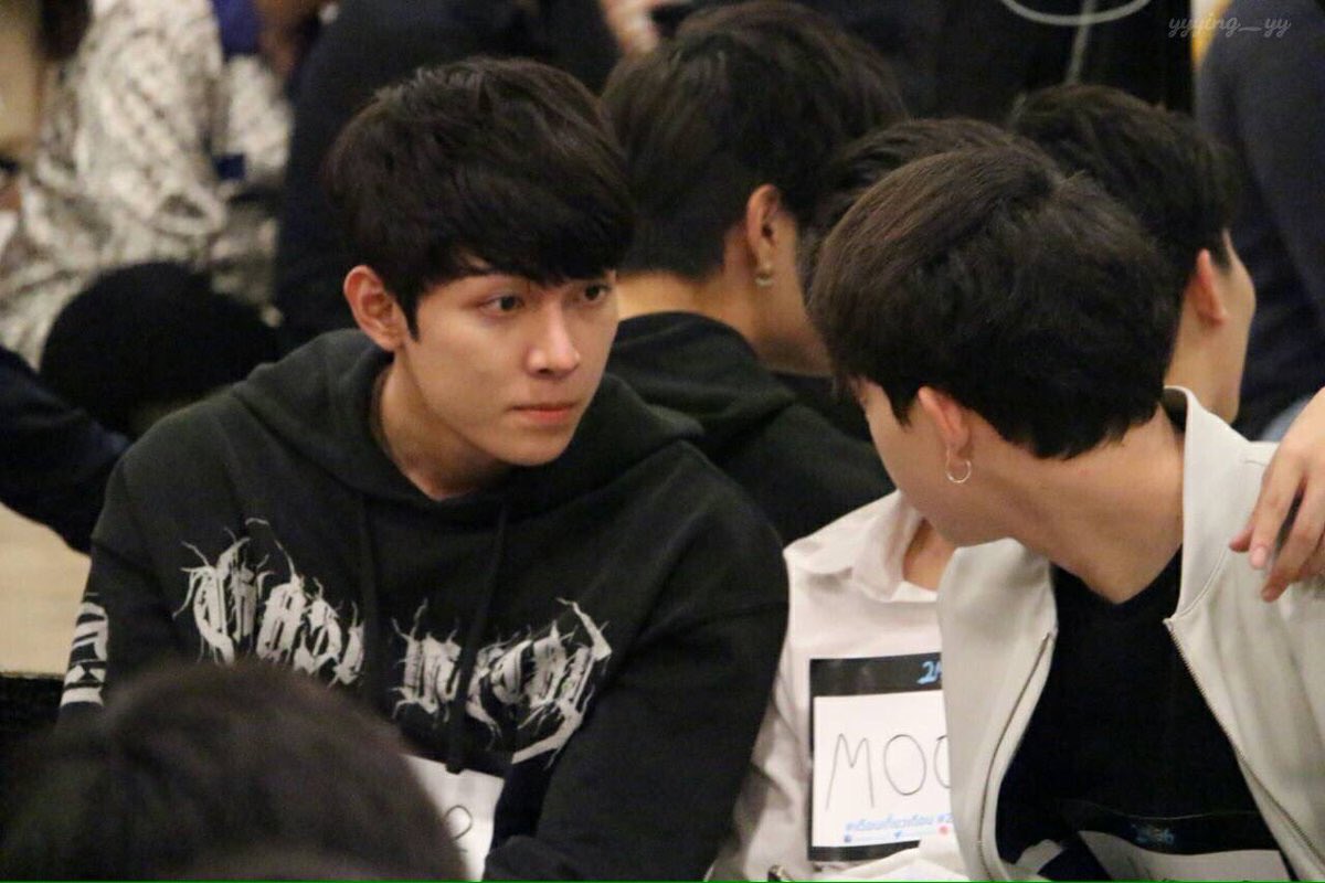 poominmin99's tweet photo. ��ู้แค่ว่า เมื่อวานเค้าอยู่ด้วยกันบ่อยก็พอและ พายต่อค่ะ #ก็อตบาส #เดือนเกี้ยวเดือน #บาสM0021 #ก็อตM0022 https://t.co/DYBNytLNHA
