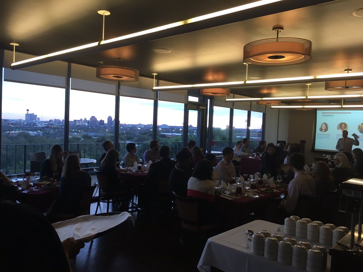 Skyline view ✔️ <a href="/TingleJK/">Jacob Tingle</a> ✔️ packed room of engaged students/alumni ready to embark on an AWESOME mentoring journey ✔️✔️✔️ <a href="/Trinity_U/">Trinity University</a>