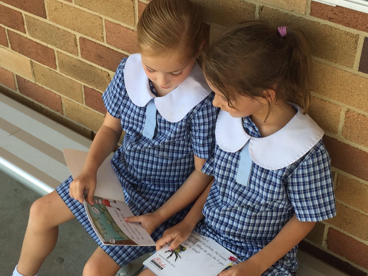 YarrawarrahPrim's tweet photo. Peer reading in composite class #significant benefitsforall @YarrawarrahPrim @garrie_russell https://t.co/M8PFh2Jy9C