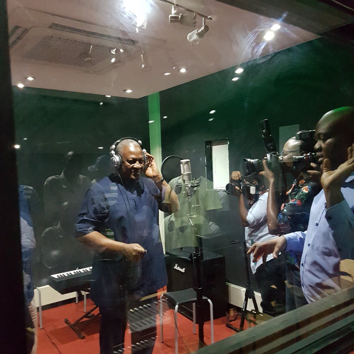 MahamaLegacy's tweet photo. Experiencing the sound @ADMIafrica with some sound production students.@JDMahama @LailaMacharia @DeleMomodu https://t.co/MX2Jxp73u6