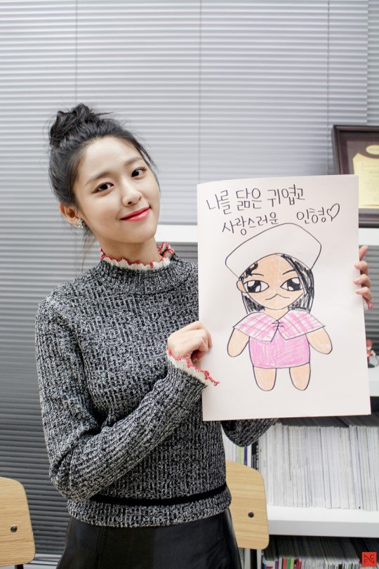 Vliveofficial's tweet photo. AOA가 꿈꾸는 ‘굿즈 대잔치’에 초대합니다! 단독 콘서트를 앞두고 AOA가 평소 꿈꾸고 생각해왔던 기발한 MD 상품이 무엇일지~ 지금 바로 확인하러 고고고! #AOA #에이오에이 >>https://t.co/3qqn6rYNJD https://t.co/gO9YTzFApO