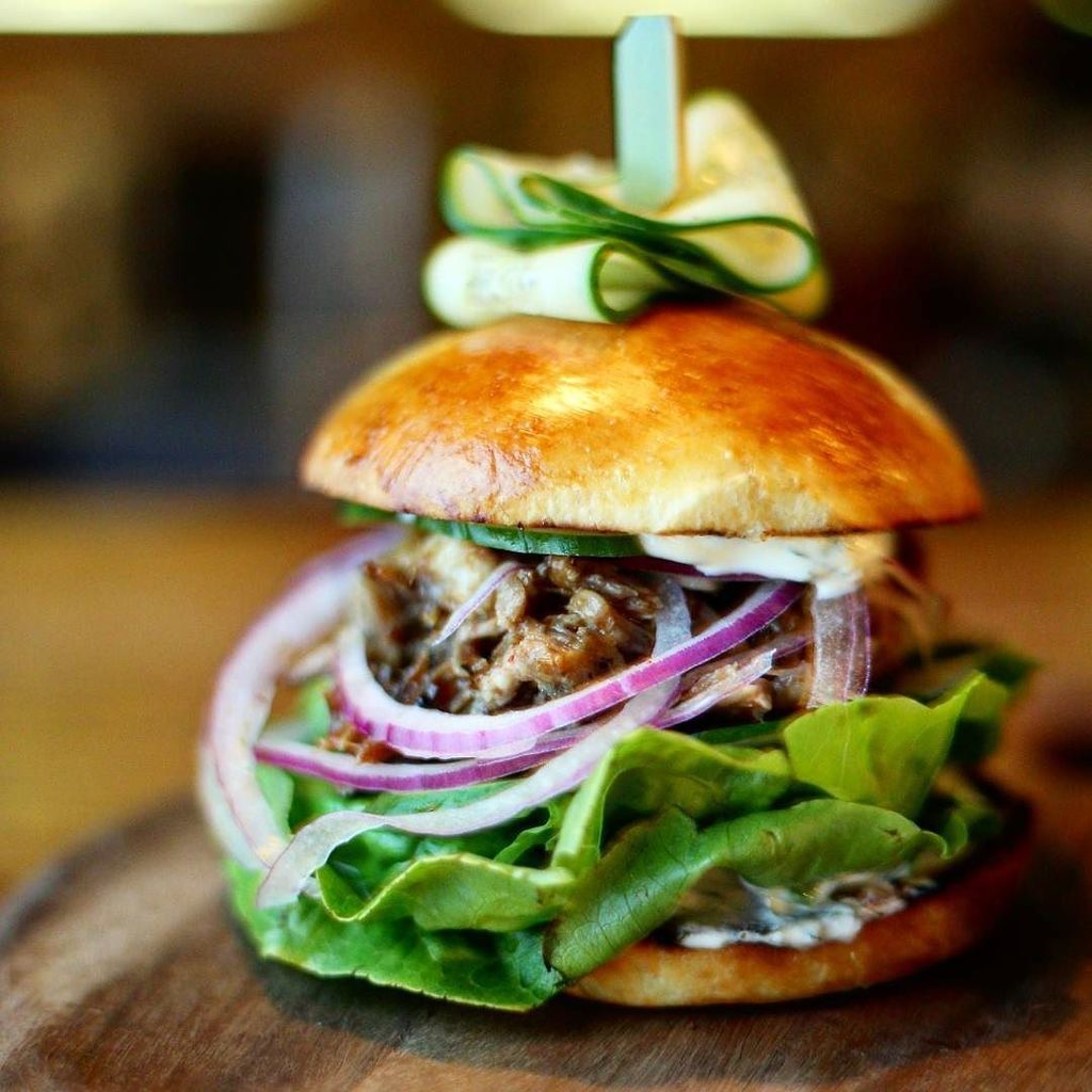 A close look at our new delicious lamb burger.  With slow cooked salt bush lamb, mint yogh… ift.tt/2krMZTa