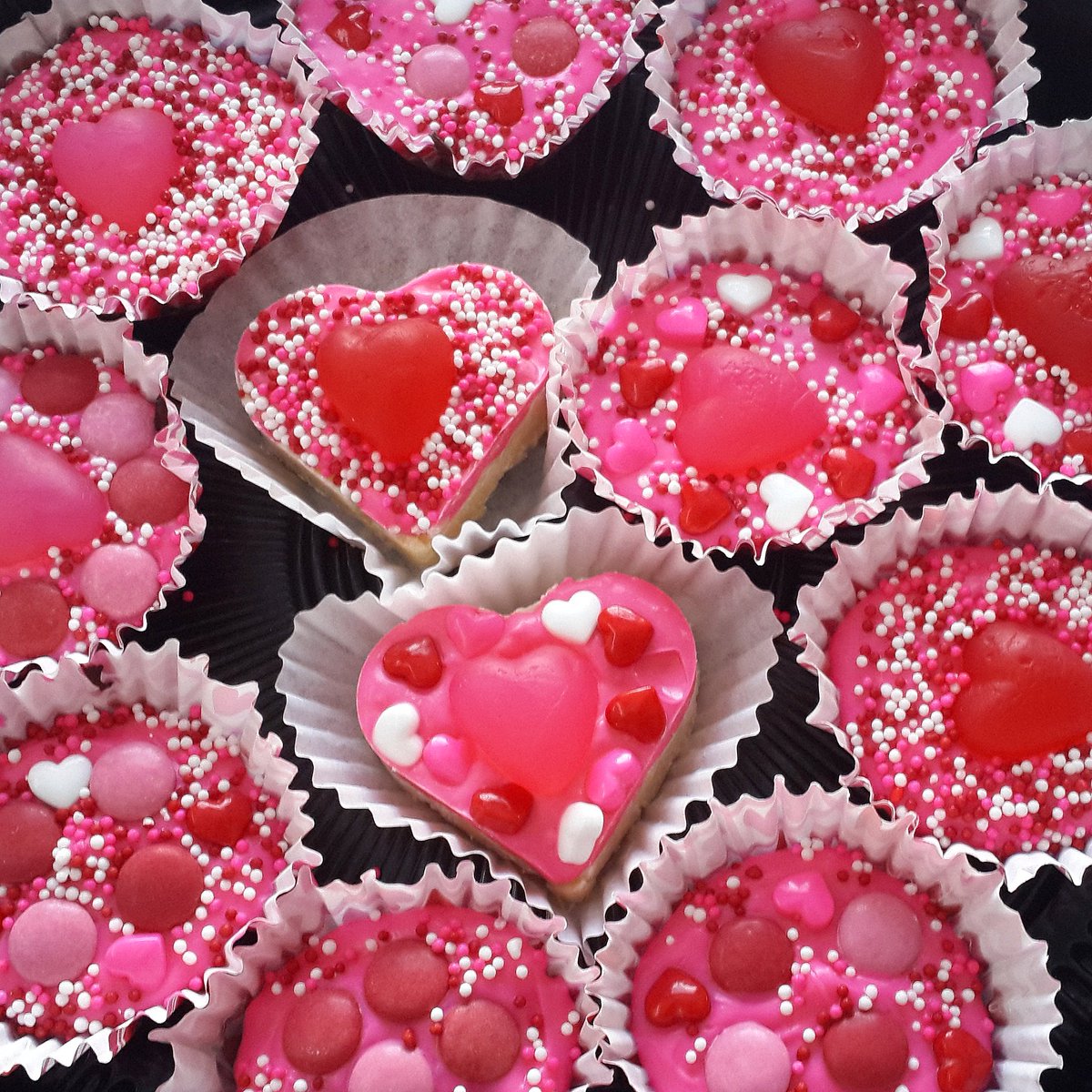 helloitsstephy's tweet photo. My belated #homemade #Valentinesday treats 😋 https://t.co/CPY8G78a0R
