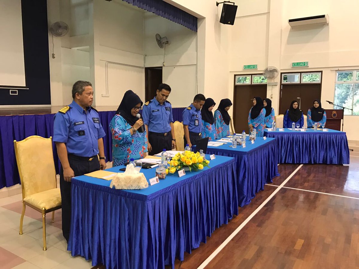 mwl3_tldm's tweet photo. @mykamarul @tldm_rasmi
Mesyuarat Agong BAKAT (L) 2017 MWL 3 di Dewan Tun Rahah pada
15 Feb 17
#NavyPeople #Kesejahteraan #BAKATLaut https://t.co/6KPdppue7l