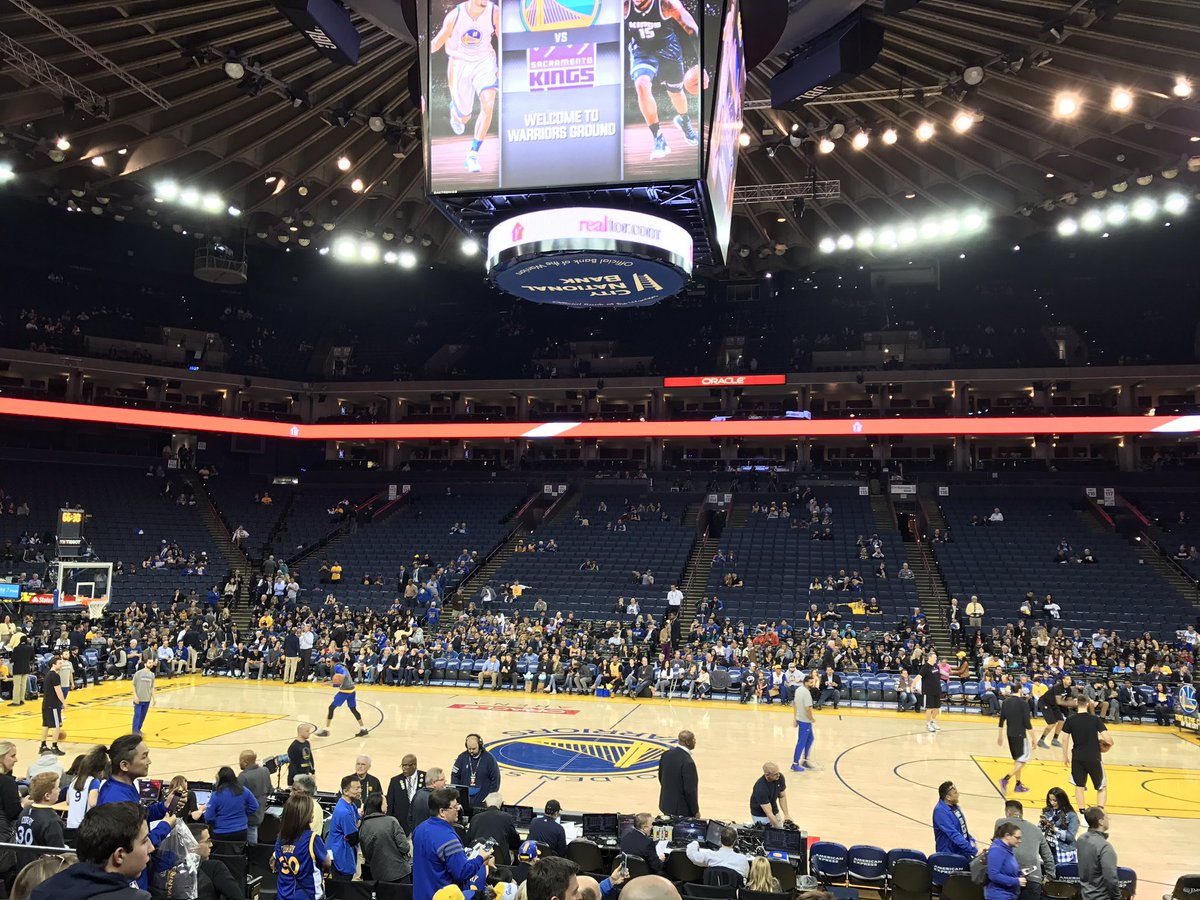 beckyykurtz's tweet image. Wicked sweet seats for the Dubbs game #WarriorsvsKings #EOS2GETHER
