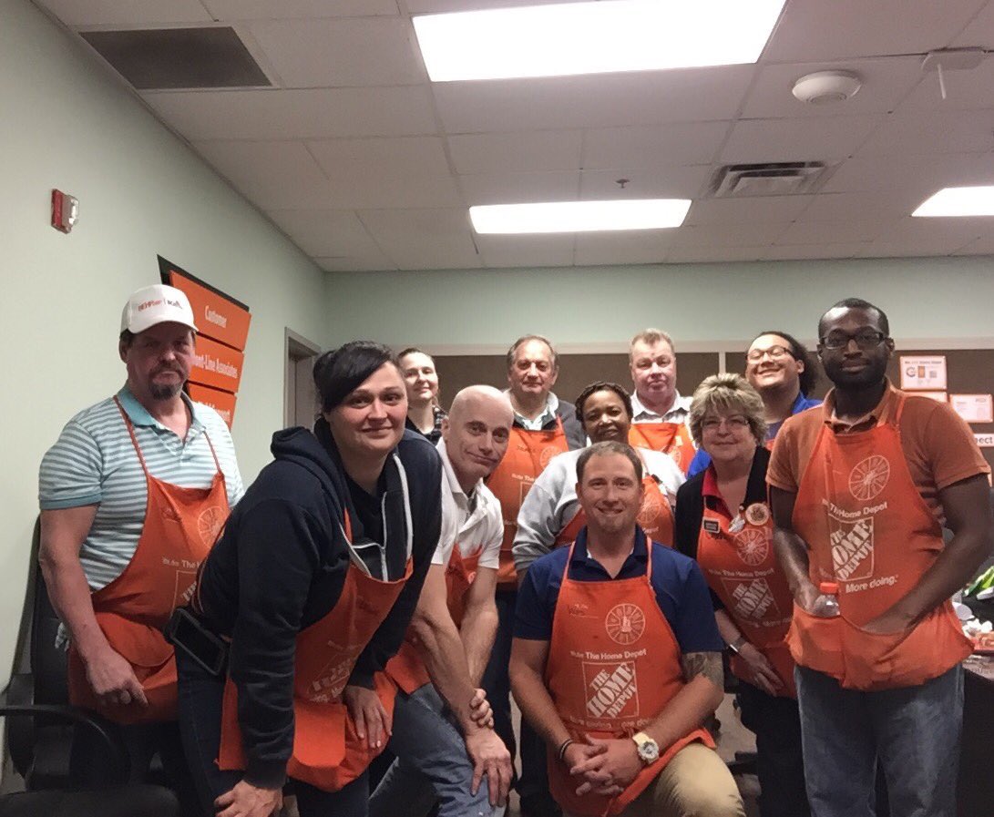 Jacob02USMC's tweet photo. Late night samepage D248 style! Steaks @3629, fun @3648, &amp; sandwiches @3609. @RichRiceTHD @brianwebber3655 @DanMallonhd @THD_HXT https://t.co/CHgh9LukWx