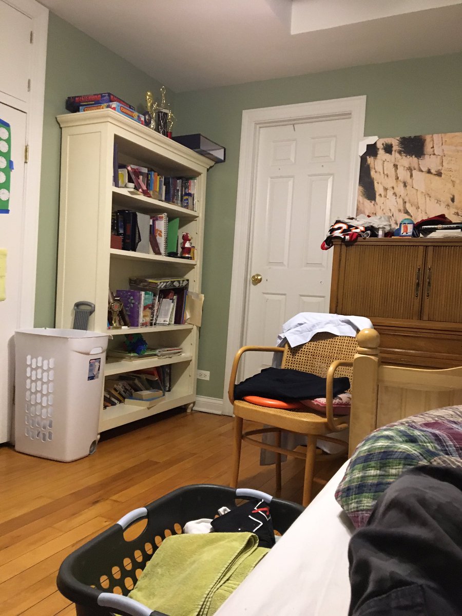 ThomasMestilyon's tweet photo. My door is still broken https://t.co/xwfRSXbXSK