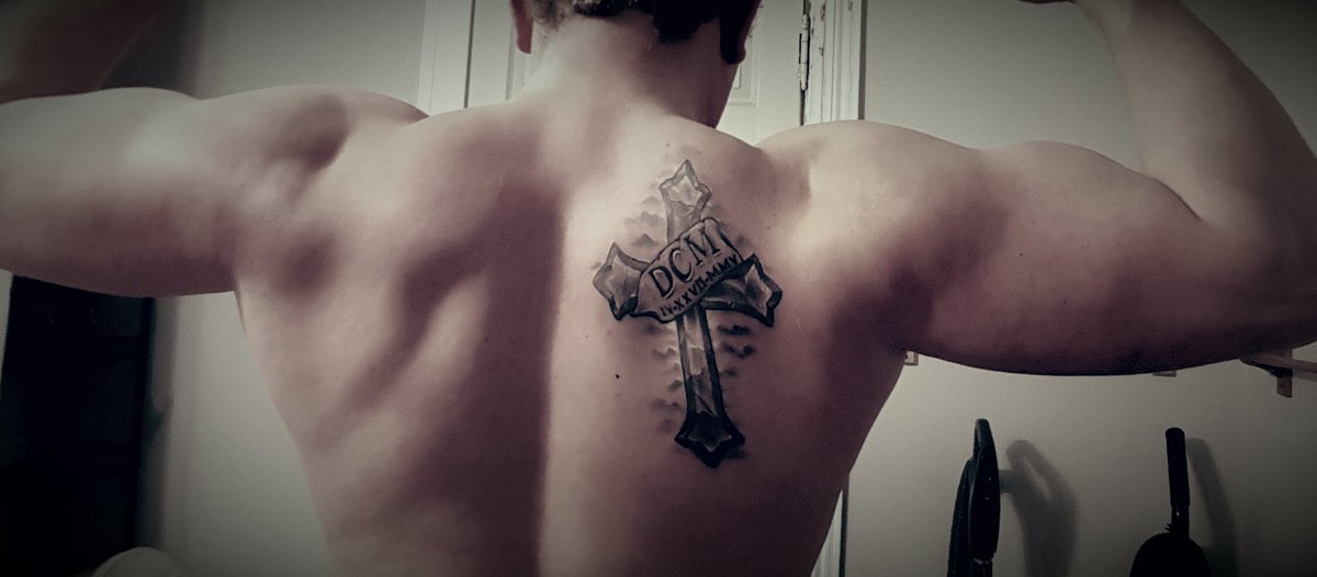 BootsTattoos's tweet photo. All about those gains. Killed shoulders and back tonight https://t.co/akgP151w23