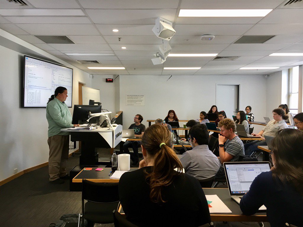 RoxaneLegaie's tweet photo. Paul is now telling us all about dplyr black magic! @MonashBioinfo #rmore https://t.co/rnFrVwkYBU