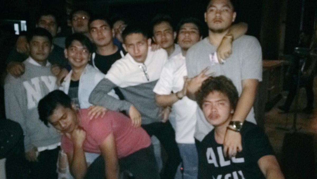 Wakssss's tweet photo. One of the boys 😂😂😂#vday17 https://t.co/lDCpQ1mWy8