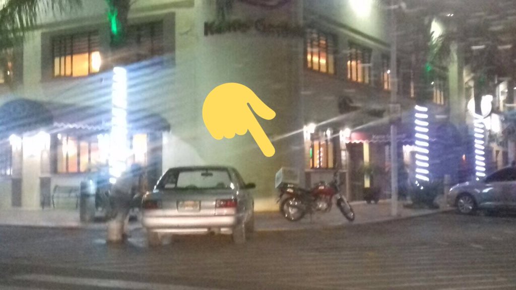 PoderAG_Tlajo's tweet image. En que quedamos pues , las motos tampoc pueden ir en la banqueta. @KGaribaldi
