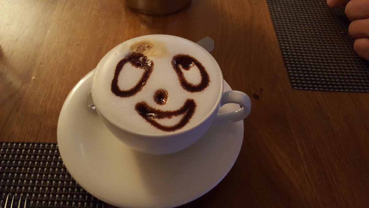 Wenn man morgens in den Spiegel schaut 😊
#raceday live um 9.45h WM Riesenslalom Damen <a href="/sportschau/">Sportschau</a> #ARDsport #Stmoritz2017 #fragsportschau