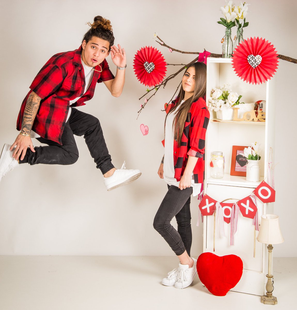 MirrorPhoto's tweet photo. El amor te hace volar... @brandon_meza &amp; @melyobregon_ set de @Expresiones_PyV :) https://t.co/SjUCOZhC1F