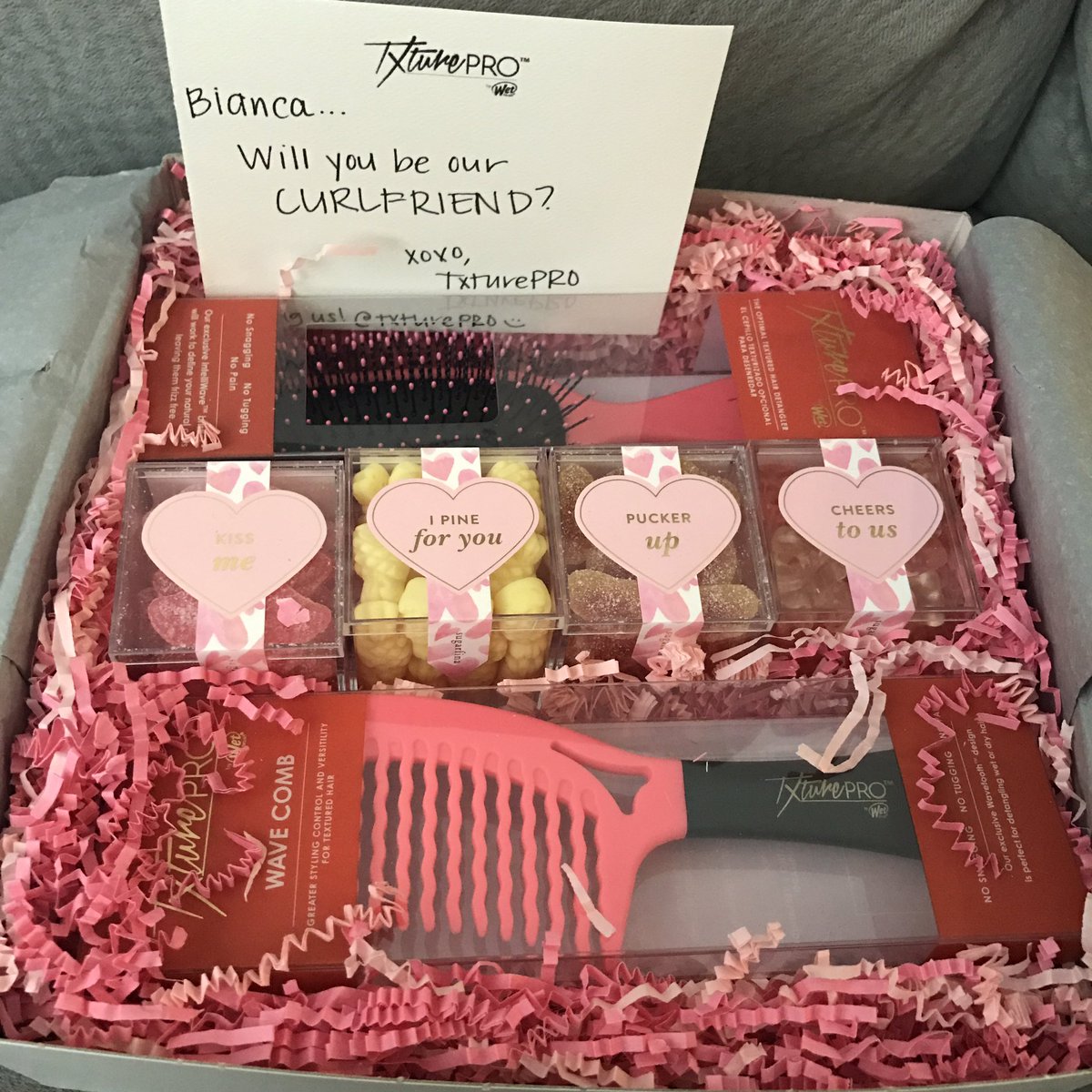 MzBiancaRenee's tweet photo. Thank you @TxturePro for the cutest Valentine's Day box of goodies!! 💕#TxturePro @sugarfina https://t.co/banqgzFOAm