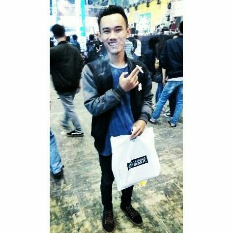 Cibilcupank's tweet photo. Did you miss me? I'm here! #BIGOLIVE. https://t.co/wau51ORv6J https://t.co/MNPcEiNYnm