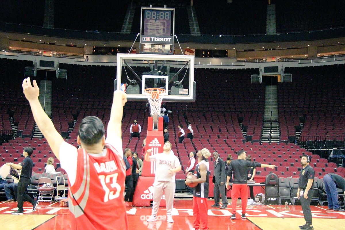 #RedNation is trying their luck behind the arc for our Social Media Night! https://t.co/9YC0j9iBLw