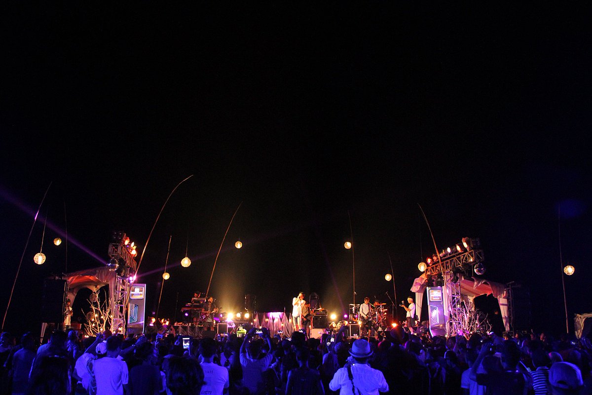 Klik ini link <a href="/bliblidotcom/">Blibli</a> blibli.com/search?s=7+day… order sekarang &amp; dapatkan foto ekslusif <a href="/NOAH_ID/">NOAH</a> di #NOAH7DaysInParadise