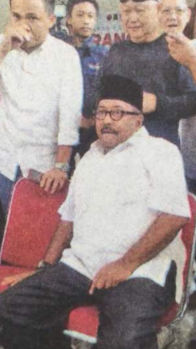 Sabar pak jangan ngaleheek