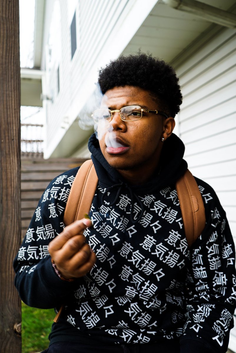 JakeRench's tweet photo. NEW VISUAL 🌐

@MarcusNogood - "P.O Freestyle" (Prod. @MelroseZee)

Watch here: https://t.co/mRywmHZANd https://t.co/vpSmTscaEe