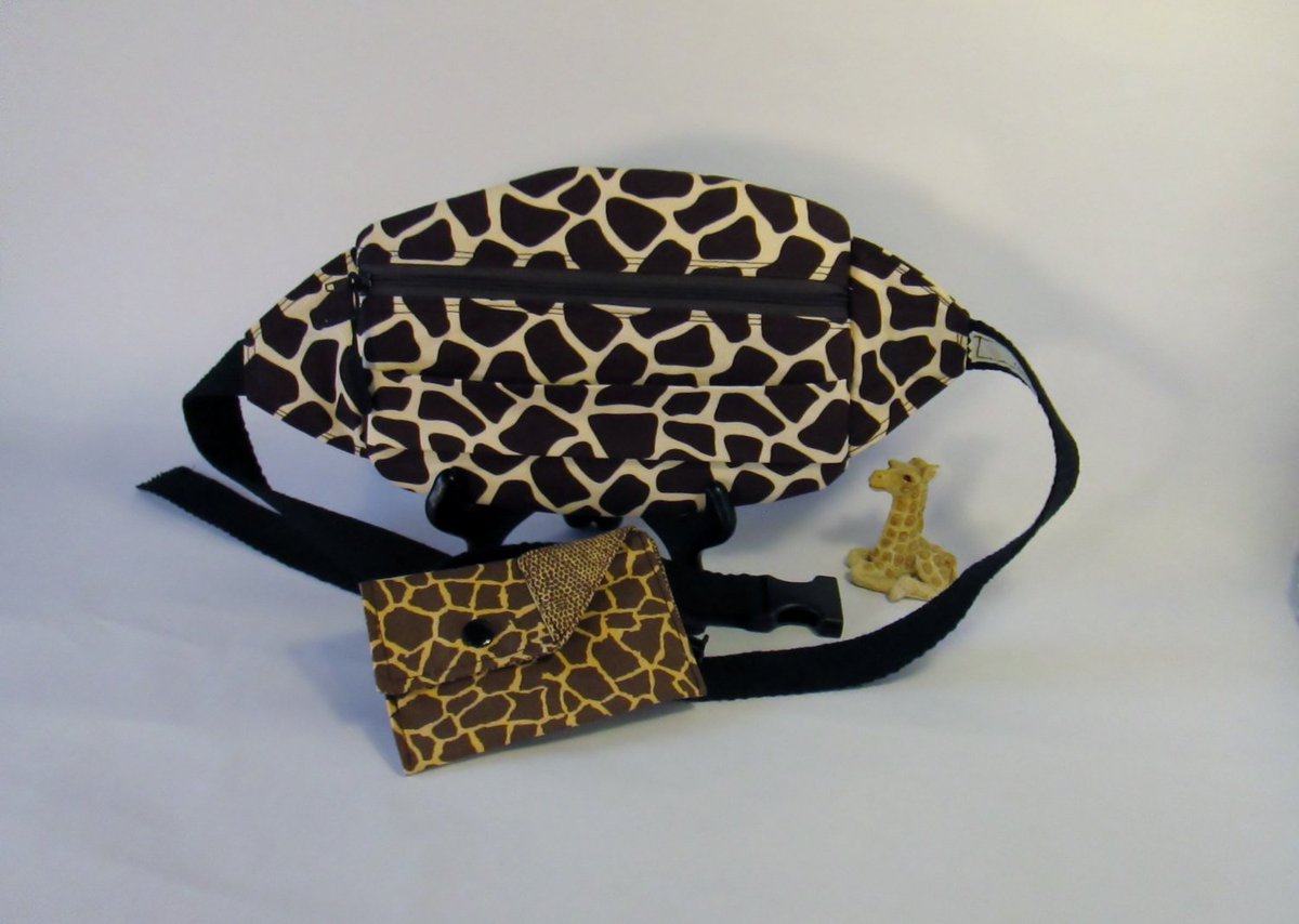 clemmie_s's tweet photo. Animal Print Fanny Pack, Giraffe Custom Fanny Pack, Stylishโฆ https://t.co/HsEt9nTUIe #etsyteamunity #CustomFannyPack https://t.co/6jRowucUAV