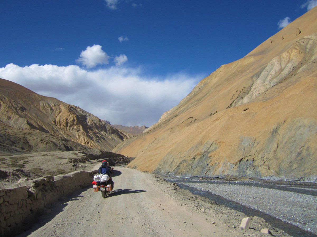 LadakhEscapes's tweet photo. #LehLadakh #Bike #Trip #preparation #alert
https://t.co/di6QfkLoM5
#travel #ttot #LadakhEscapes #LadakhRoadTrip https://t.co/uHXD3gE6UP