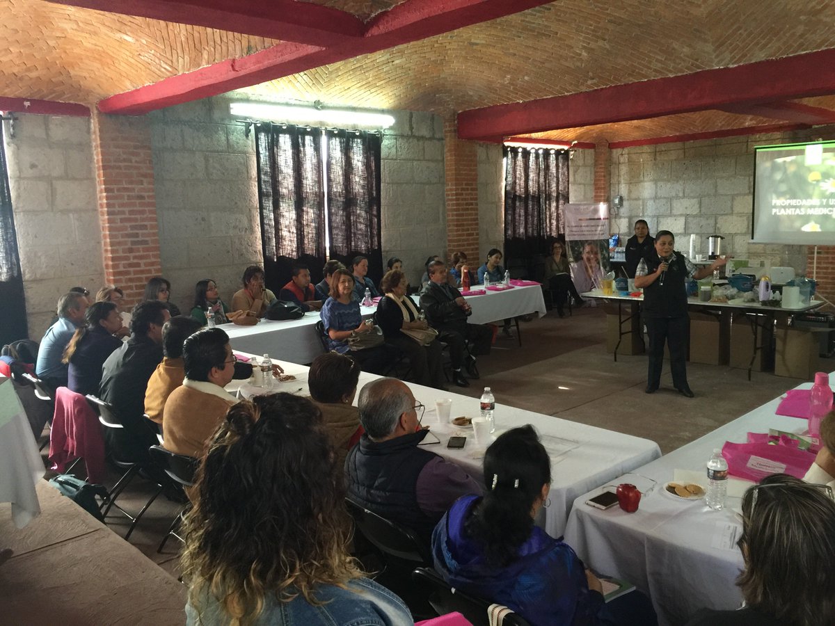 monicamelchor04's tweet photo. #ElCampoEnNuestrasManos Capacitación a mujeres del estado de Querétaro en #HuertosMedicinales #Sagarpa #AsercaQuerétaro #IncaRural https://t.co/JGv0mRdqPP