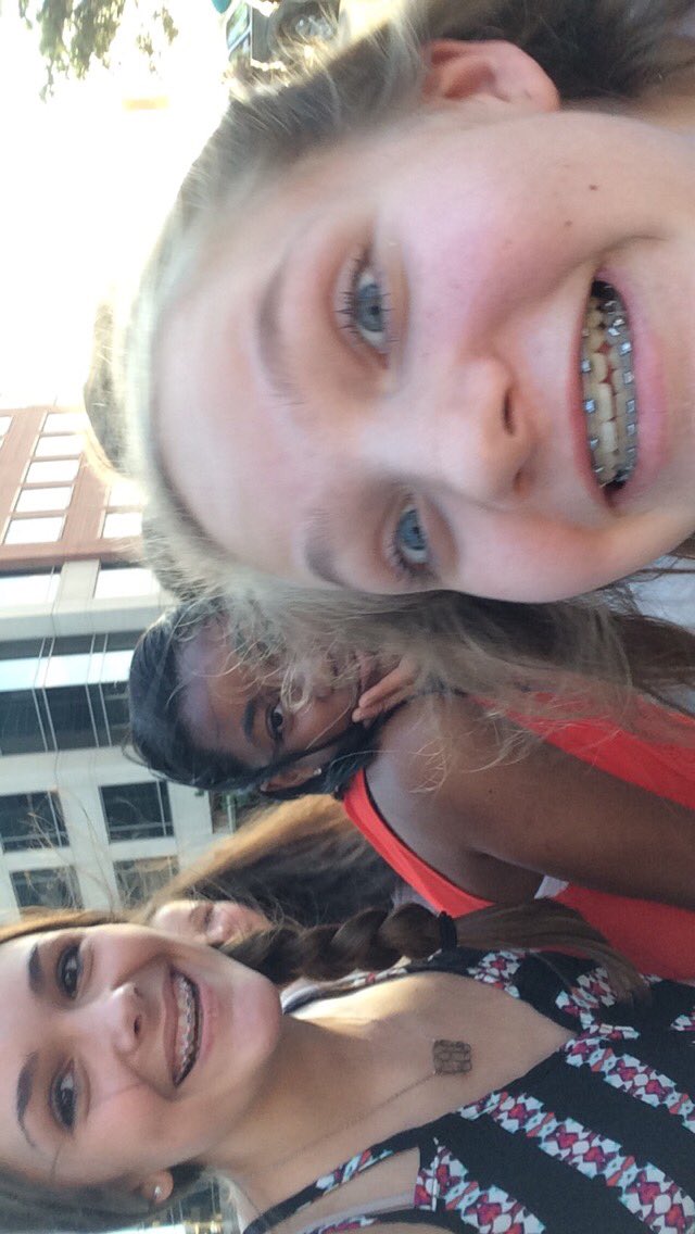 abbyab123's tweet photo. kinda late but wanted to send a big happy birthday to this girl!! I miss you so much ellie and I hope 15 treats ya well💖 https://t.co/dVMOcxqFmY
