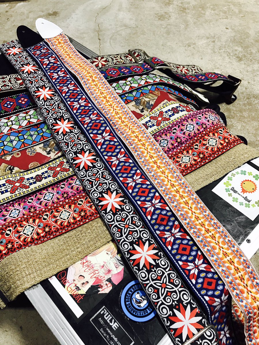 yoyoyotie's tweet photo. 新たに3本仲間入り^ ^
気分で色々と付け替えてます♫
#hippiestrap #montreuxstrap #mainstrap #jodiheadstraps #lmstrap https://t.co/pdwEmzd4Ni