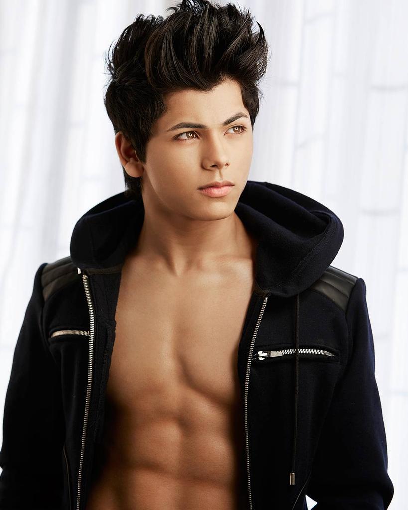 Siddharth Nigam on Twitter: "Don't let negative people bring you down.😎