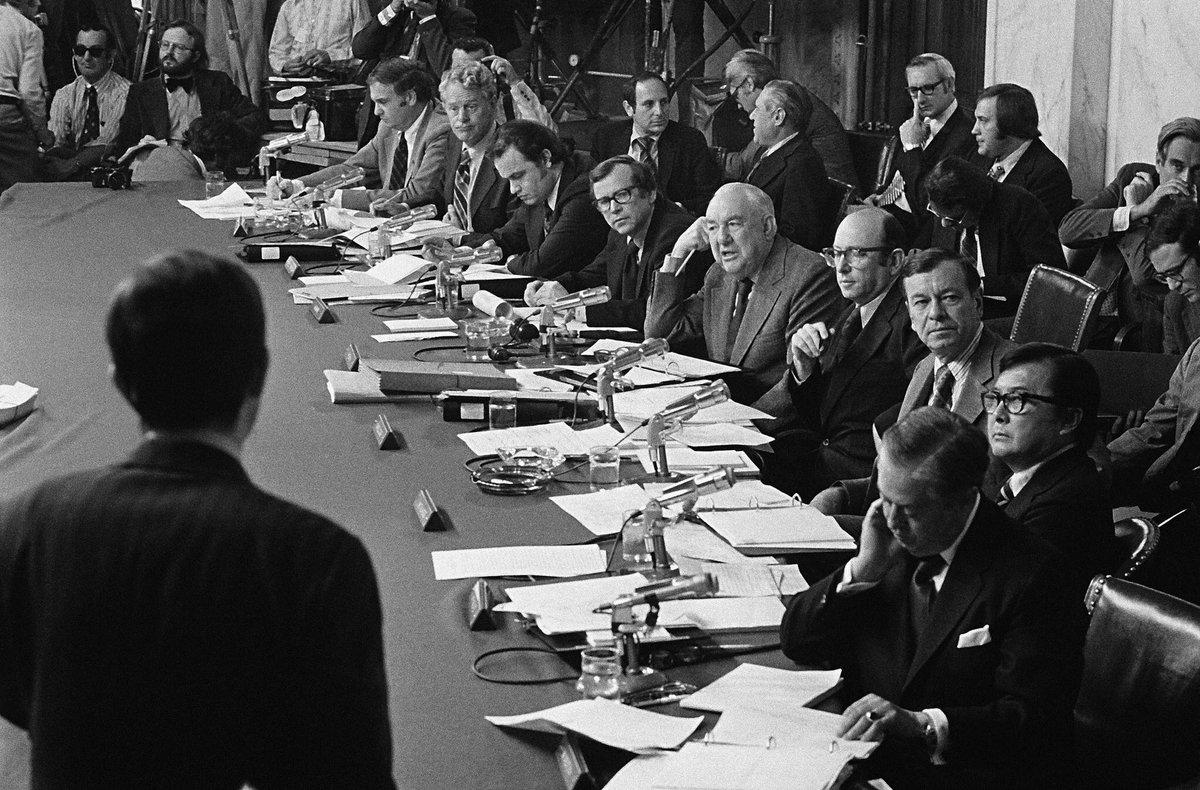 AltNatParkSer's tweet photo. Retweet if you think this madness must end! It's time for a Watergate-style independent commission to investigate Trump's Russia ties. #NPS https://t.co/Bcnpv3FCVQ