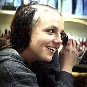 R_inStereo's tweet image. SRECAN 16 FEBRUAR NACIJO BRITNEY SPEARS SHAVED HER HEAD FOR OUR SINS 2007-2017