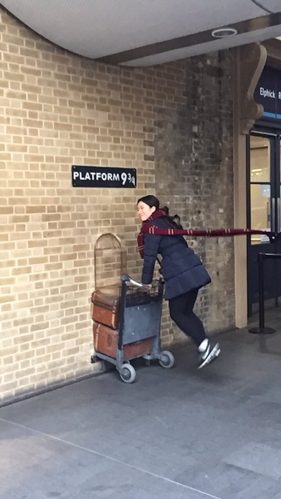 TheBlueEscape17's tweet photo. #TeamApex on the Hogwarts Expresss at Platform 9 3/4! #TheBlueEscape https://t.co/BuqAFZHGcZ