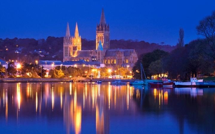 PropertyUKGroup's tweet photo. Property investment: 20 best places to make money outside London https://t.co/HAIqKuQjIz #property #investment https://t.co/45jQ58tPsq