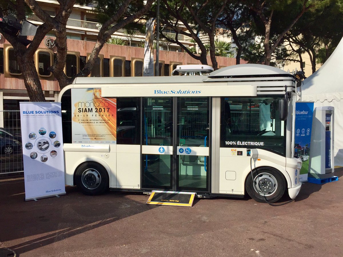 GazettedeMonaco's tweet photo. Ouverture du @SalonAutoMonaco aujourd'hui avec notamment le concept-car #Trezor de @renault_fr #Monaco #automobile #salon https://t.co/sI5NZOoU2l