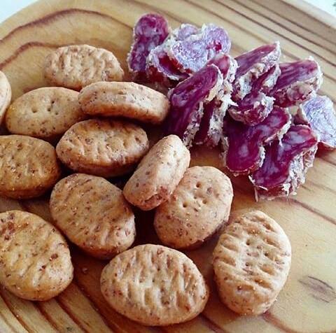 GalletasQuely's tweet photo. Hora de la #merienda #quelyfans...¿Quién se apunta?
#quelitas #fuet #integral #quelymerienda #galletas https://t.co/o1fmv1PJeY