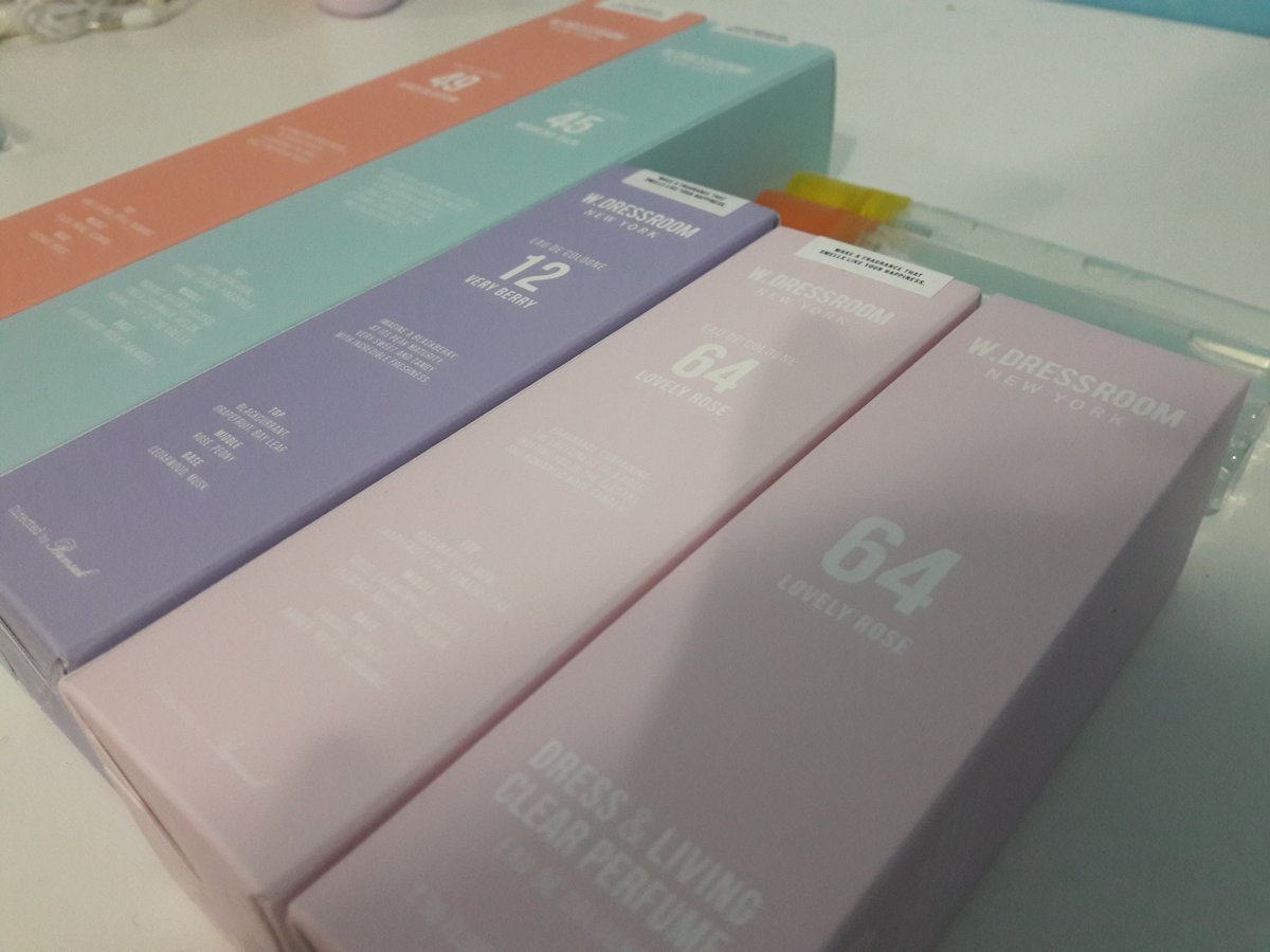 whalien52_shop's tweet photo. ตอนนี้มีน้ำหอม W.dressroom ขายพร้อมส่งเท่านี้งับต้องขอปรับราคาขึ้นนิดนึงนะคะน้ำหอมหนักมากส่งจากเกามาเราเสียไปหลายบาทเลย ㅠㅠ สนใจเดมเลยนะก้ะ ♡ https://t.co/MBoNZ4J0eO