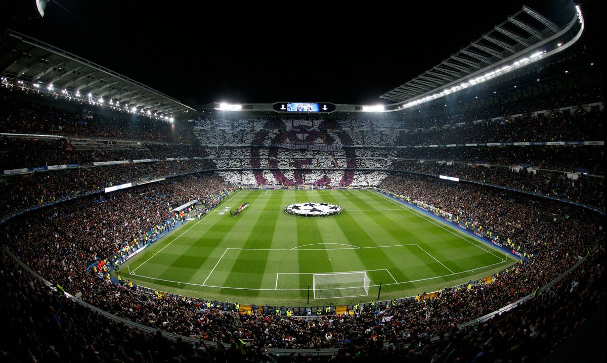 realmadrid's tweet photo. 🏟🙌  
¡Gracias Bernabéu! ¡Gracias @GradaFansRMCF! Anoche fuisteis un jugador más del equipo...
¡Juntos somos más fuertes!

#HalaMadrid #RMUCL https://t.co/hzwNWI7h3D