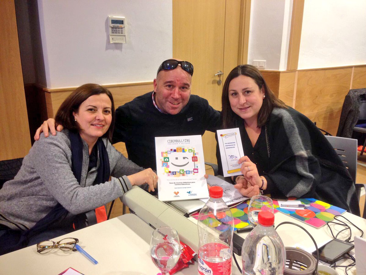 maristasdenia's tweet photo. El trabajo sobre la #ciberconducta y en la #adolescencia es clave para evitar el #ciberbullying #SoñamosJuntos @MaristasMedit https://t.co/WxqFr80rdL