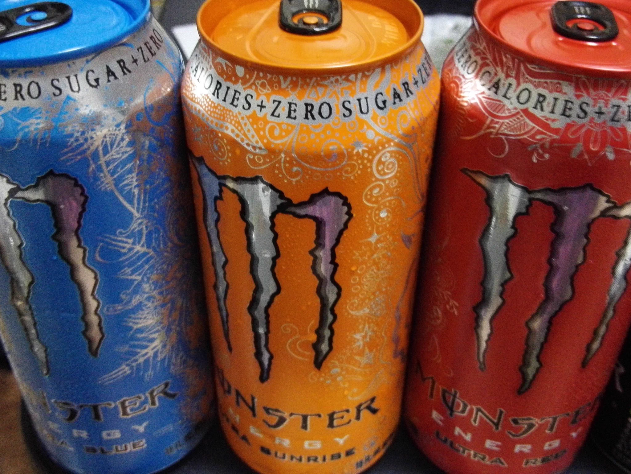 魔剤好き必見！米軍基地解放イベントで目にする自販機が毒々しくて素晴らしいwww